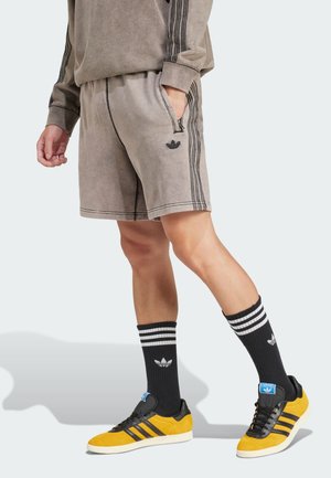 adidas Originals PREMIUM ESSENTIALS RETRO WASHED  - Tracksuit bottoms - black