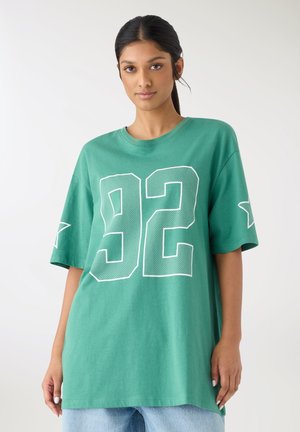 - T-shirt z nadrukiem