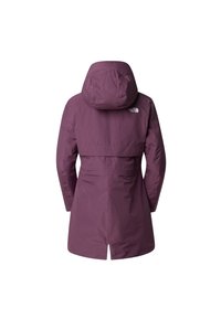 Veste imperméable violette avec une capuche, taille cintrée et un logo dans le dos. Présente un ourlet légèrement évasé et des manches longues.