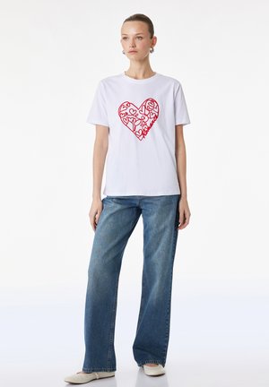 Koton, HEART PRINTED  - Printtipaita - white
