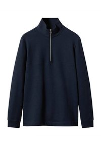 Suéter azul marino con cuello alto, cierre de media cremallera y mangas largas. Fabricado en un tejido suave con textura lisa. Diseño minimalista.