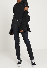 G-STAR Vaqueros rectos - rinsed denim
