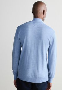 Next REGULAR FIT SIGNATURE ZIP NECK  - Strickpullover - light blue