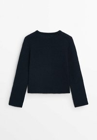 Marinblå kort tröja med långa ärmar, rund halsringning och en strukturerad tyg, designad med en enkel och ren silhuett.