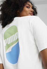 Puma DOWNTOWN LOGO - Marškinėliai su spaudiniu - white