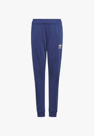Pantaloni sportivi blu navy realizzati in tessuto morbido, con vita elastica, orli a manica e un logo Adidas giallo a contrasto.