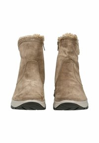 Tan suède enkellaarsjes met een fluffy kraag, zijkiepers en een flexibele buitenzool met een gestructureerde loop voor grip.