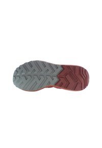 Gummiskosula för vandring i grått och rött. Har ett zigzag-mönster för bättre grepp och hållbarhet.