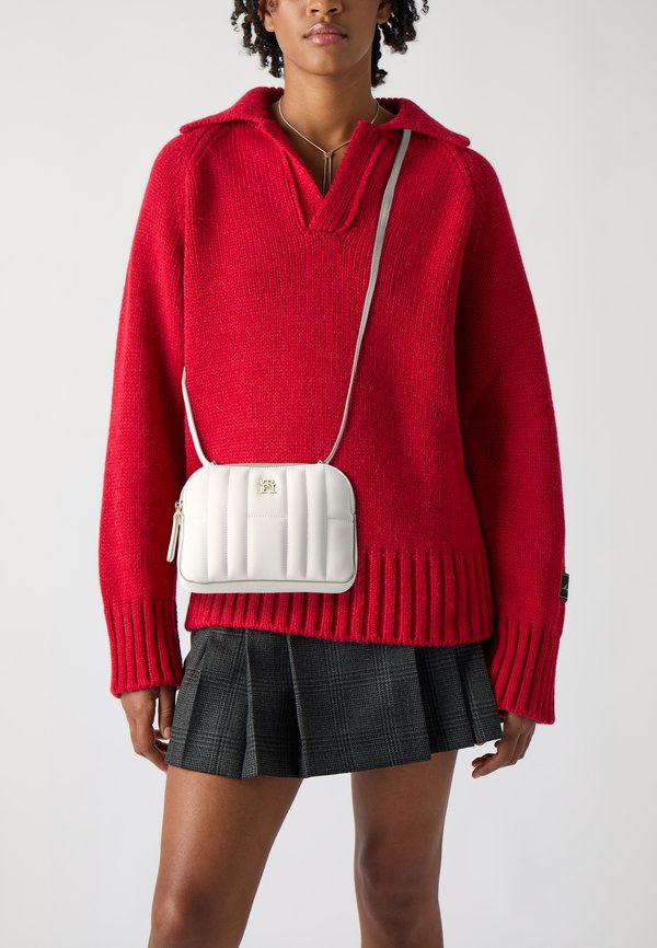 FEMININE CAMERA BAG - Cross body bag - ivory petal