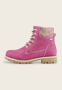 Bottine rose avec lacets beige, col en maille multicolore rembourré, semelle en bois et embossage du logo sur le côté.
