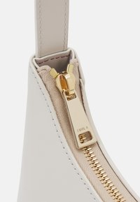 Furla DIAMANTE MINI SHOULDER BAG - Rankinė - white