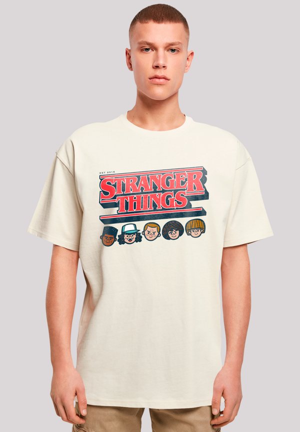 STRANGER THINGS CARICATURE LOGO NETFLIX TV SERIES - T-Shirt print - sand