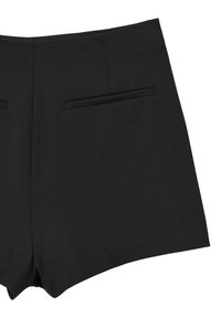Shorts neri realizzati in tessuto testurizzato, dotati di due tasche posteriori con cuciture eleganti e un design aderente. Stile semplice e minimalista.