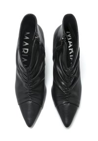 Maria Mare Stiefelette - black