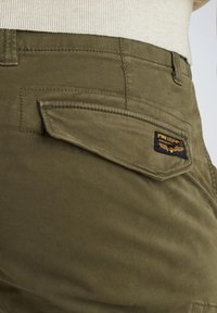 NORDROP TAPERED - Pantaloni cargo - olive night