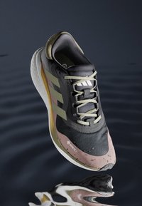 adidas Performance SUPERNOVA 3 GTX - Katujuoksukengät - core black/olive strata/wonder clay