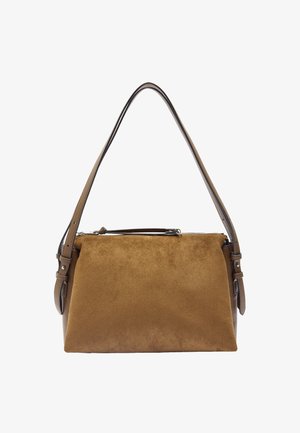 Brązowa torebka z zamszu o ustrukturyzowanej formie, z pojedynczym skórzanym uchwytem i zamknięciem na zamek błyskawiczny u góry. Gładkie skórzane akcenty zdobią boki.