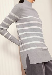 Friends Like These REGULAR FIT  LONGLINE  - Vesta - grey