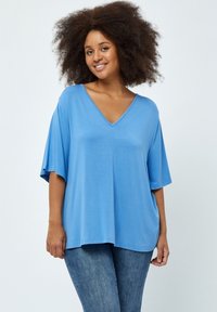 PEPPERCORN PCROSALINDA - Pamata T-krekls - marina blue