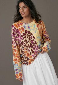 Next COSY CREW NECK - Džemperis - animal bright