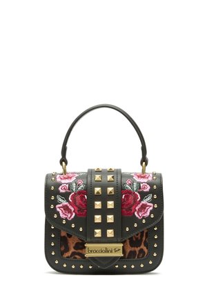 Borsa in pelle nera con ricamo floreale, borchie dorate e una base con stampa leopardata. Dispone di un manico superiore e una chiusura a scatto.