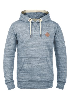 Blaue melierte Kapuzenjacke mit einer Kängurutasche, Zugbändern und einem tanfarbenen Lederlogopatch auf der Brust. Gerippte Bündchen und Saum. Weiche Textur.