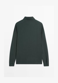 Unselected, mottled green