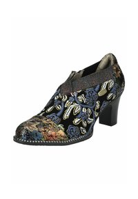 Černý sametový lodička s barevným květinovým vyšíváním, doplněná třpytivým páskem a šitými detaily podél podrážky.