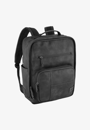 Sac à dos en cuir noir de forme rectangulaire, doté de plusieurs poches zippées, de bretelles rembourrées et d'une finition texturée.