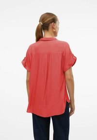 Vero Moda VMBUMPY NOOS - Button-down blouse - coral pink