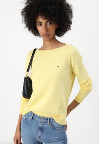 Tommy Hilfiger STITCH BOAT - Vesta - citronella
