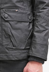Superdry & Co Overgangsjakke - black