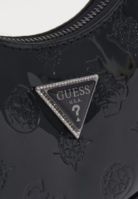 Guess ZALINA SMALL HOBO - Håndveske - black logo