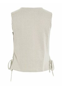 Gilet sans manches beige et blanc à rayures verticales, avec des liens sur les côtés, un ourlet droit et un dos légèrement cintré.