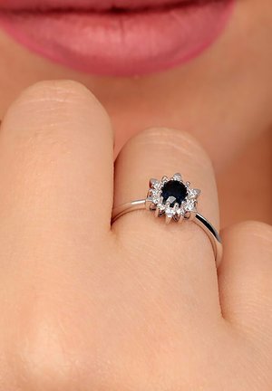 CHRIST 1 SAPHIR - Ring - weißgoldfarben