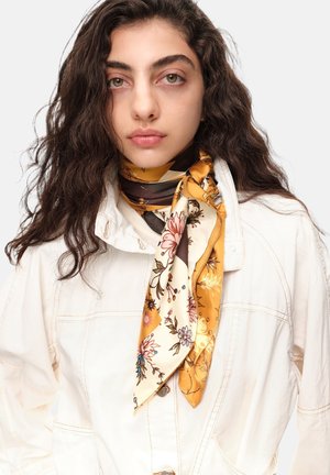 BIMBA Y LOLA, BIMBA Y LOLA PAÑUELO PATCHWORK ROMANTIC FLOWERS OCRE - Fular - ocre