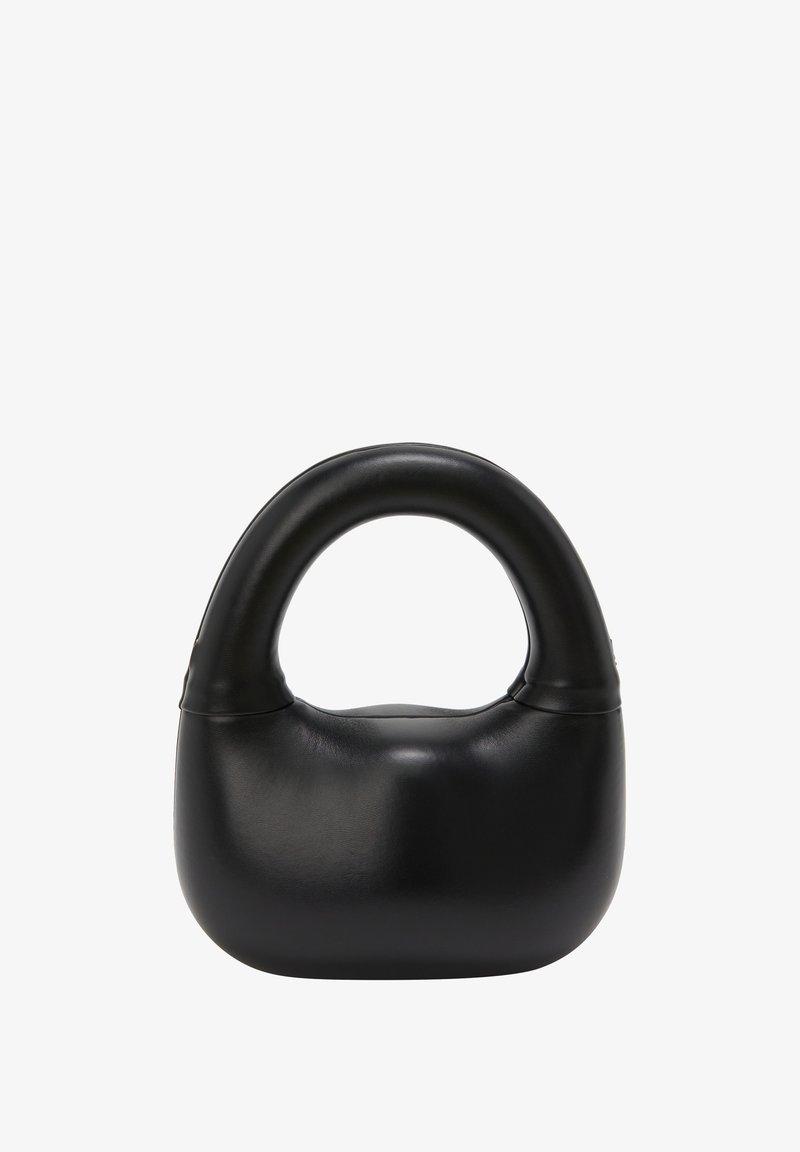 Bolso de mano de cuero negro con un diseño redondeado y escultórico, y un asa única y gruesa. Textura suave con una estética minimalista.