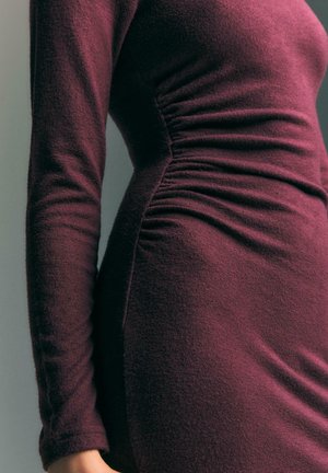 Stradivarius, Robe en jersey - bordeaux
