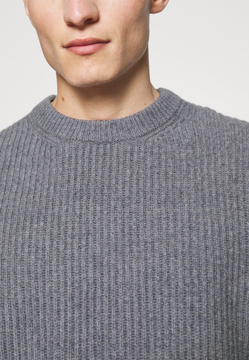 Herren Bekleidung | Filippa K LUDVIG Strickpullover mid grey/grau - WX83355 Herren Bekleidung | Filippa K LUDVIG Strickpullover mid grey/grau - WX83355