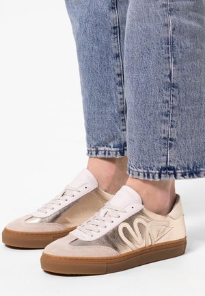 Manfield, Baskets basses - gold-coloured