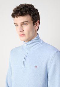 GANT CASUAL HALF  - Pulóver - light blue melange