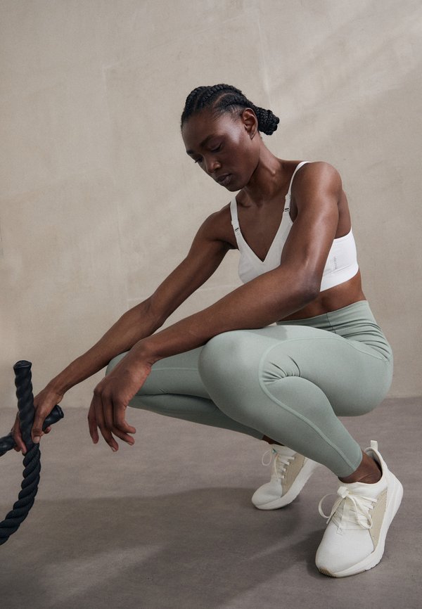 WELLNESS NON-WIRED  - Medium support sports bra3