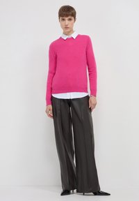 Calliope Pullover - fucsia