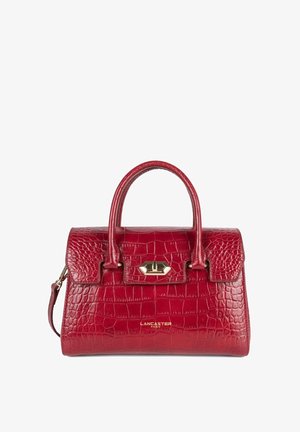 Rote Kunstleder-Handtasche im Krokodil-Look mit strukturiertem Design, obenliegenden Griffen und einem goldfarbenen Verschluss. Sie hat einen abnehmbaren Schultergurt.
