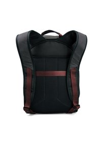 Mochila negra con acolchado de malla, correas ajustables de color burdeos y un asa superior. Presenta un diseño elegante y ergonómico para mayor comodidad.