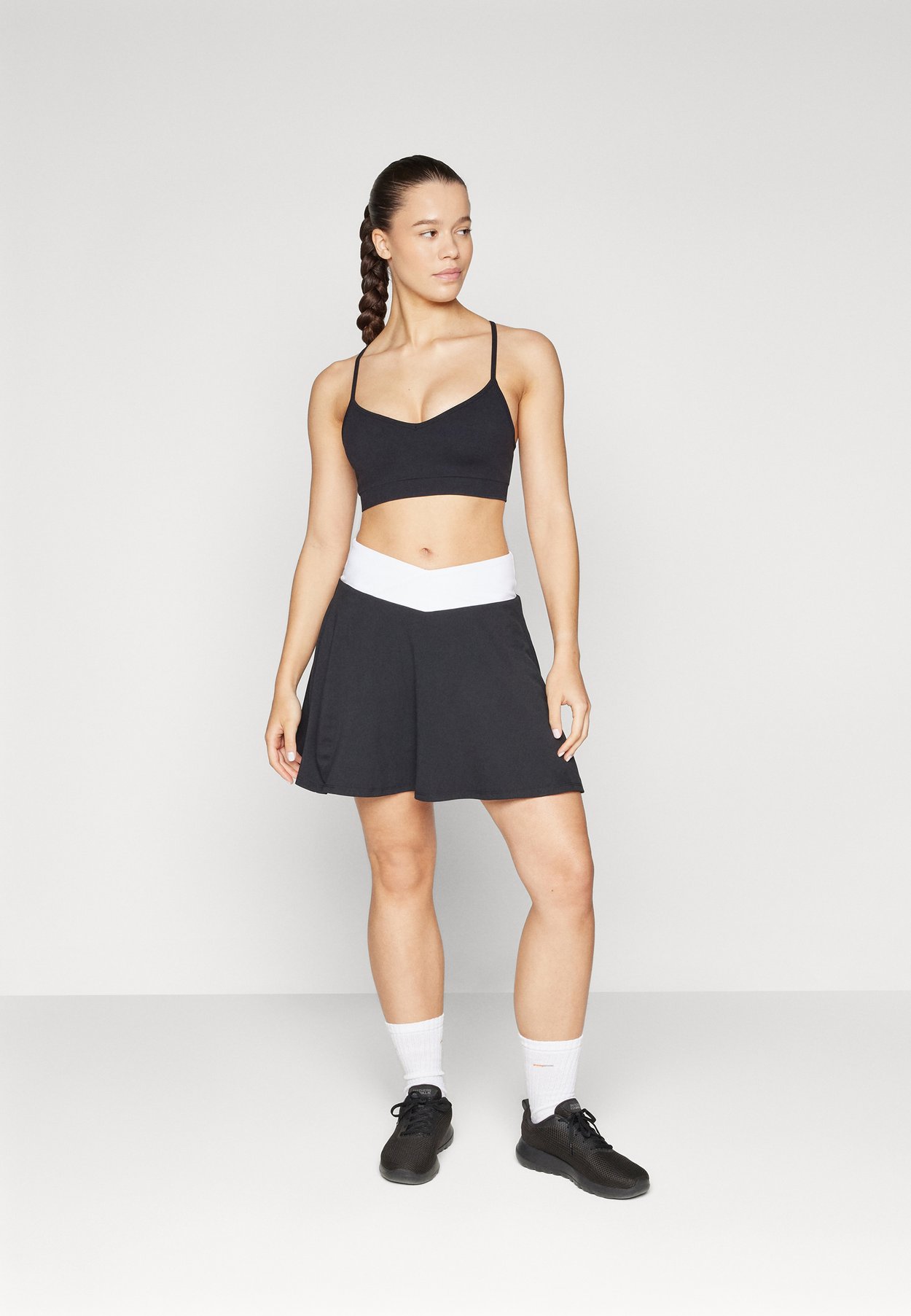 SLEEK SEAMLESS LOW IMPACT BRA