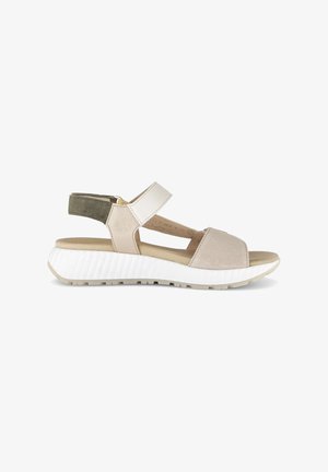 Beige en olijfgroene open-toe sandaal met klittenbandsluitingen en witte, gestructureerde zool, ontworpen voor casual gebruik.
