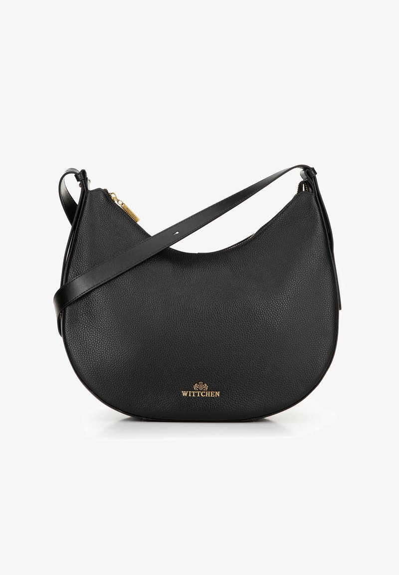Borsa a spalla a forma di mezzaluna in pelle nera texturizzata con zip dorata e logo Wittchen in lettera dorata.