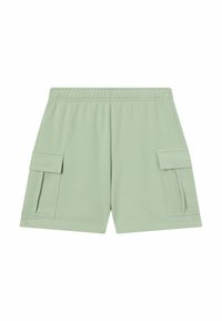 Shorts cargo verde chiaro con cintura elastica, tasche laterali e una texture liscia. Il design presenta cuciture minime e nessun elemento hardware visibile.