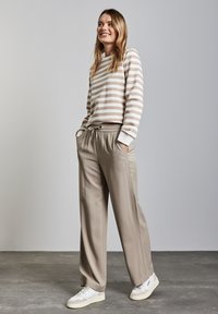 Street One WIDE - Broek - beige